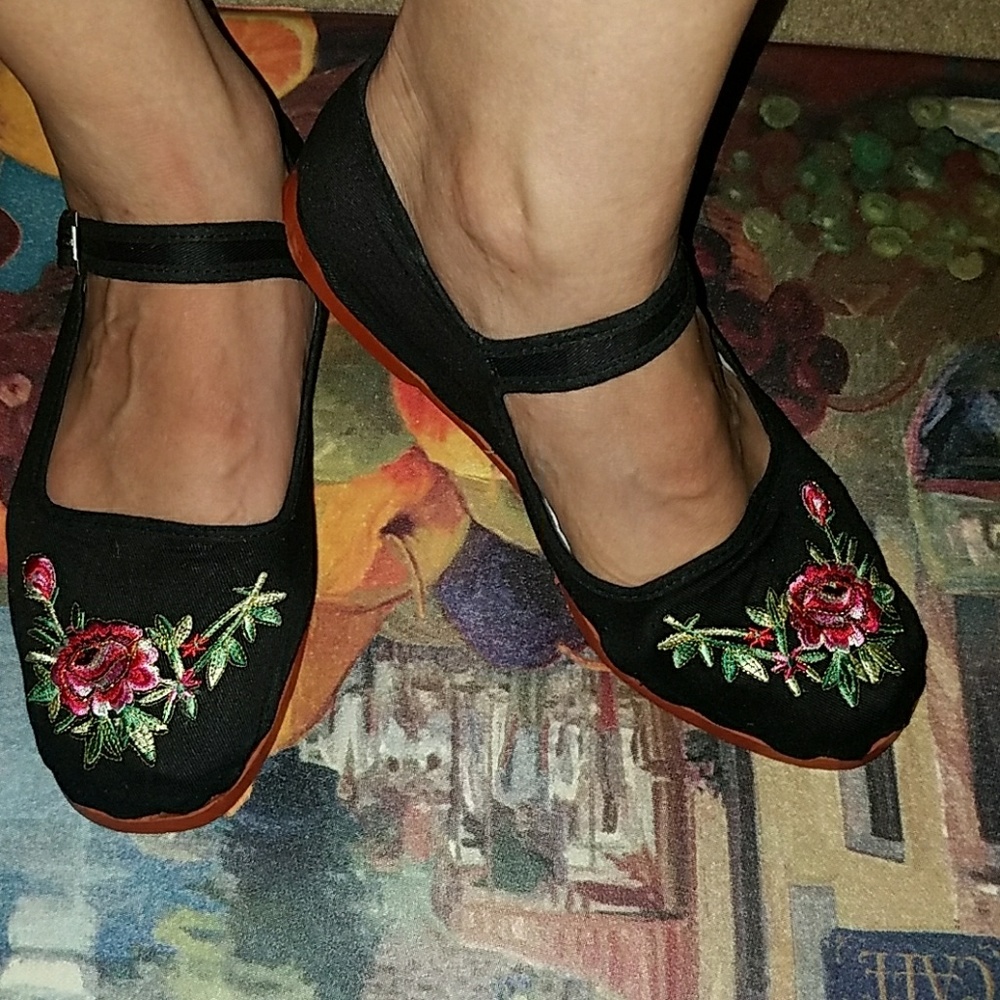 Doll flats